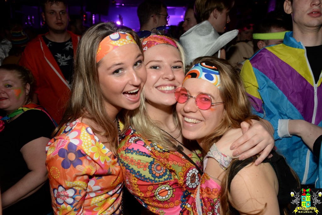 ../Images/Carnavals vrijdagavond in VdG 318.jpg